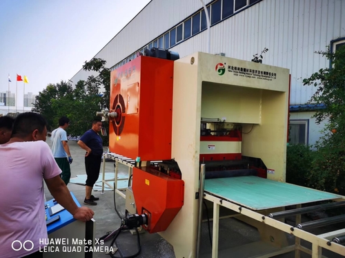 Blog perusahaan terbaru tentang Apa itu mesin pelubang papan gipsum?