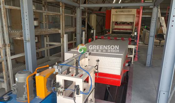 Harga yang bagus Pvc Film Gypsum Board Lamination Machine Laminated Gypsum Board Making Machine on line