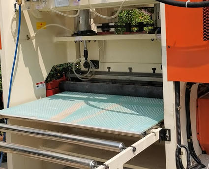Harga yang bagus Mesin Pengeboran Papan Gipsum Efisiensi Tinggi dengan Kontrol Pusat Komputer, Lebar Pengeboran 1220mm, dan Bentuk Lubang Berbagai on line