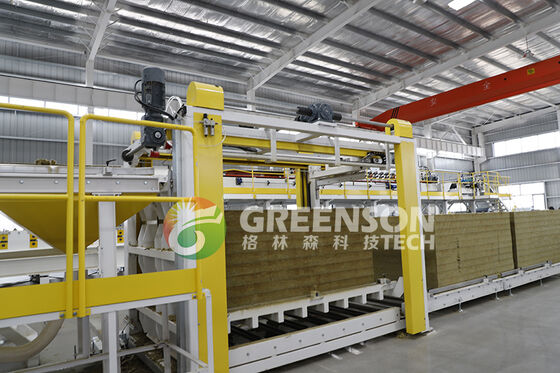 Harga yang bagus Panel Sandwich Wol Batu yang dapat disesuaikan secara otomatis membuat mesin mudah dioperasikan on line