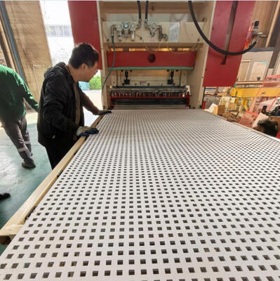 Harga yang bagus 200T Tekanan Tinggi Otomatis Punch Press untuk Max 20mm Ketebalan Gypsum Board Perforasi Mesin on line