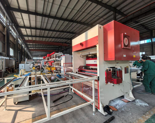 Harga yang bagus Mesin Perforasi Papan Gipsum yang Dikendalikan PLC dengan Tekanan 200T dan Kecepatan 50 Kali/Minut untuk Penjemputan Panel Presisi on line