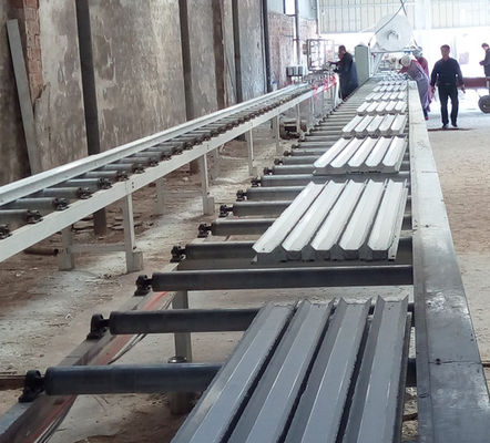 Harga yang bagus Kontrol PLC Gypsum Cornice Membuat Mesin / Bahan Bangunan Cornice Gypsum on line