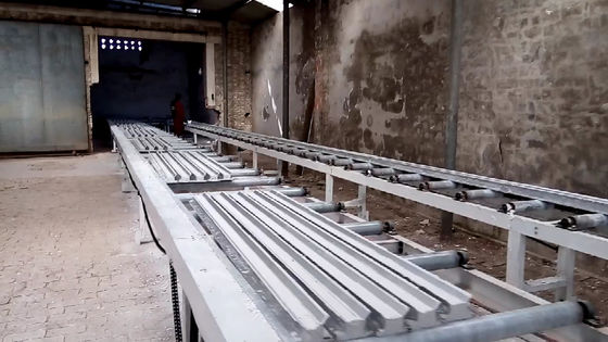 Harga yang bagus Mesin Gypsum Cornice Kinerja Tinggi Dan Cornice Dekoratif on line