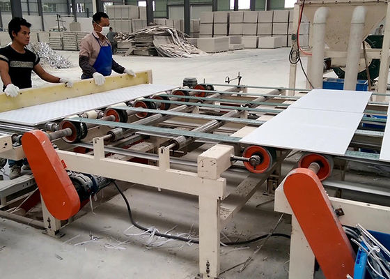 PLC dikendalikan Sheetrock PVC Dan Aluminium Foil Double Sisi Laminating Mesin