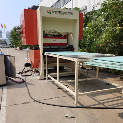 Harga yang bagus Automatic Perforated Plasterboard MgO Board Sheet Metal Punching Machine on line