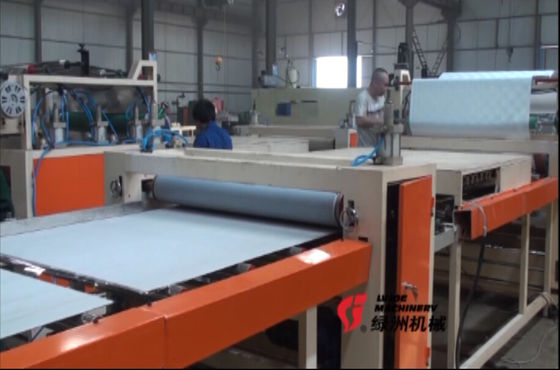 PVC Ceiling Tiles Gypsum Board Laminating Machine Dengan Waterproof / Dust Proof