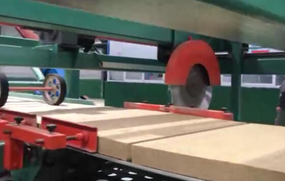 Harga yang bagus Penghematan Energi PLC Control Light Weight Stone Wool Line Produksi untuk Manufaktur Papan Wol Mineral on line