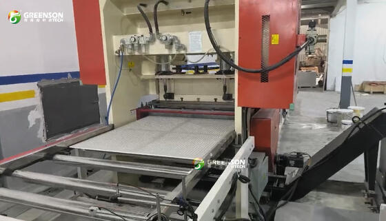 Harga yang bagus Mesin Perforasi Papan Gypsum Otomatis dengan Daya 11 KW dan Kapasitas 1 Pc/menit untuk Panel Akustik on line