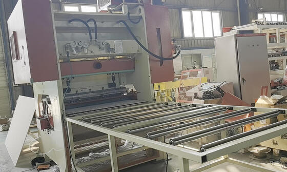 Harga yang bagus PLC Control 200t Mesin Penembusan Tekanan dengan Bentuk Lubang yang Dapat Dikustomisasi untuk Pencoran Papan on line