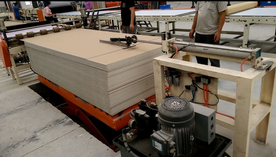 Papan Makan Dorong - Jenis PVC Film Gypsum Board Mesin Laminasi Sistem PLC