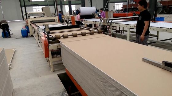 Papan Kalsium Silikat Aluminium Foil Mesin Laminating 380V, Frekuensi 50HZ